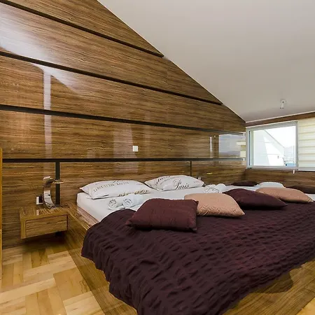 Сasa de vacaciones Helios Okrug Gornji